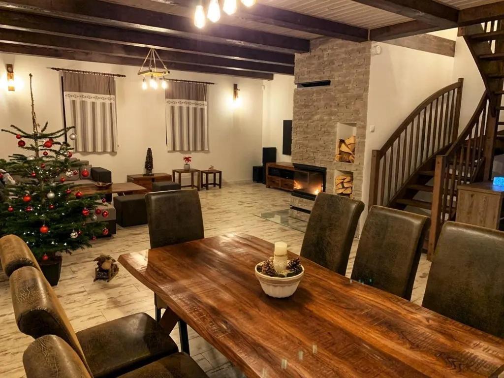 Vila Svistovka Стара-Лесна Экстерьер фото